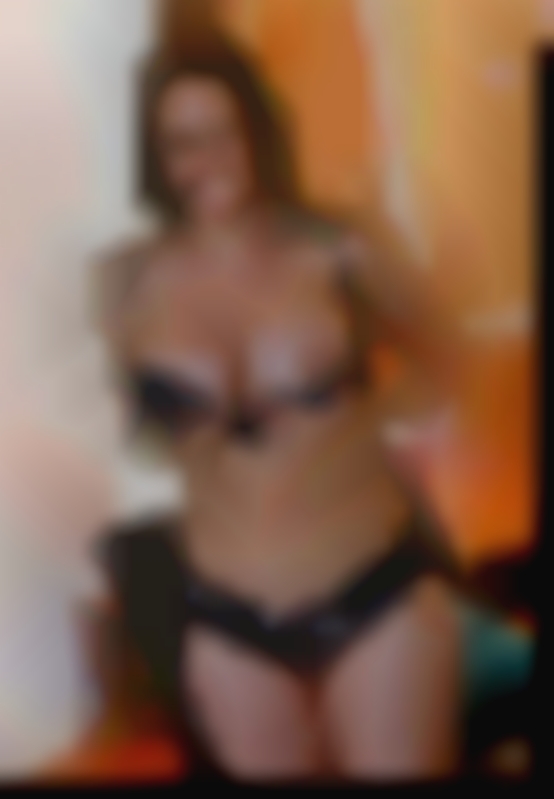 Exhibitionist swinger site wife story from Austin TX.